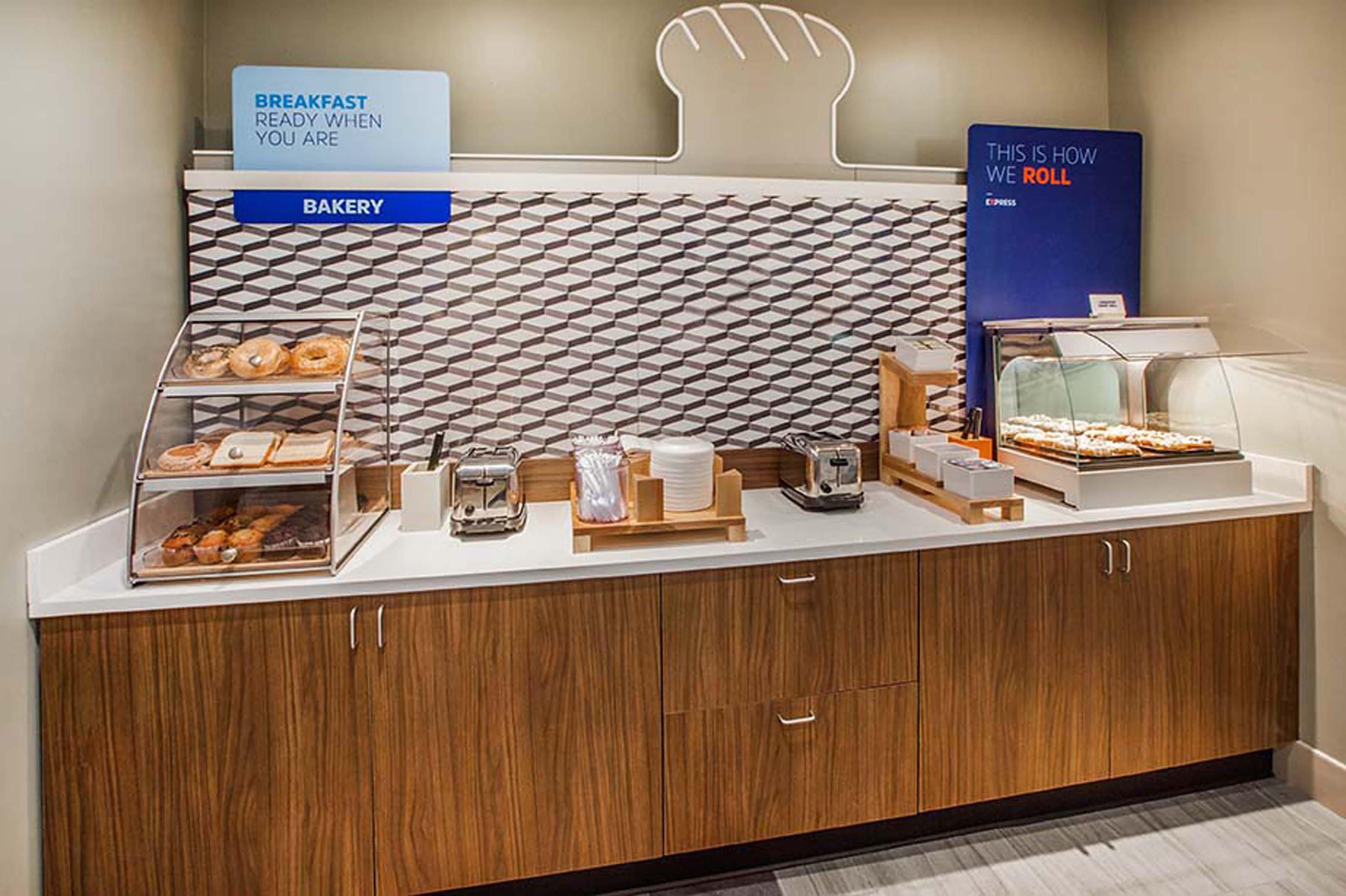 Holiday Inn Express Hotel & Suites Wichita Northeast By Ihg Extérieur photo