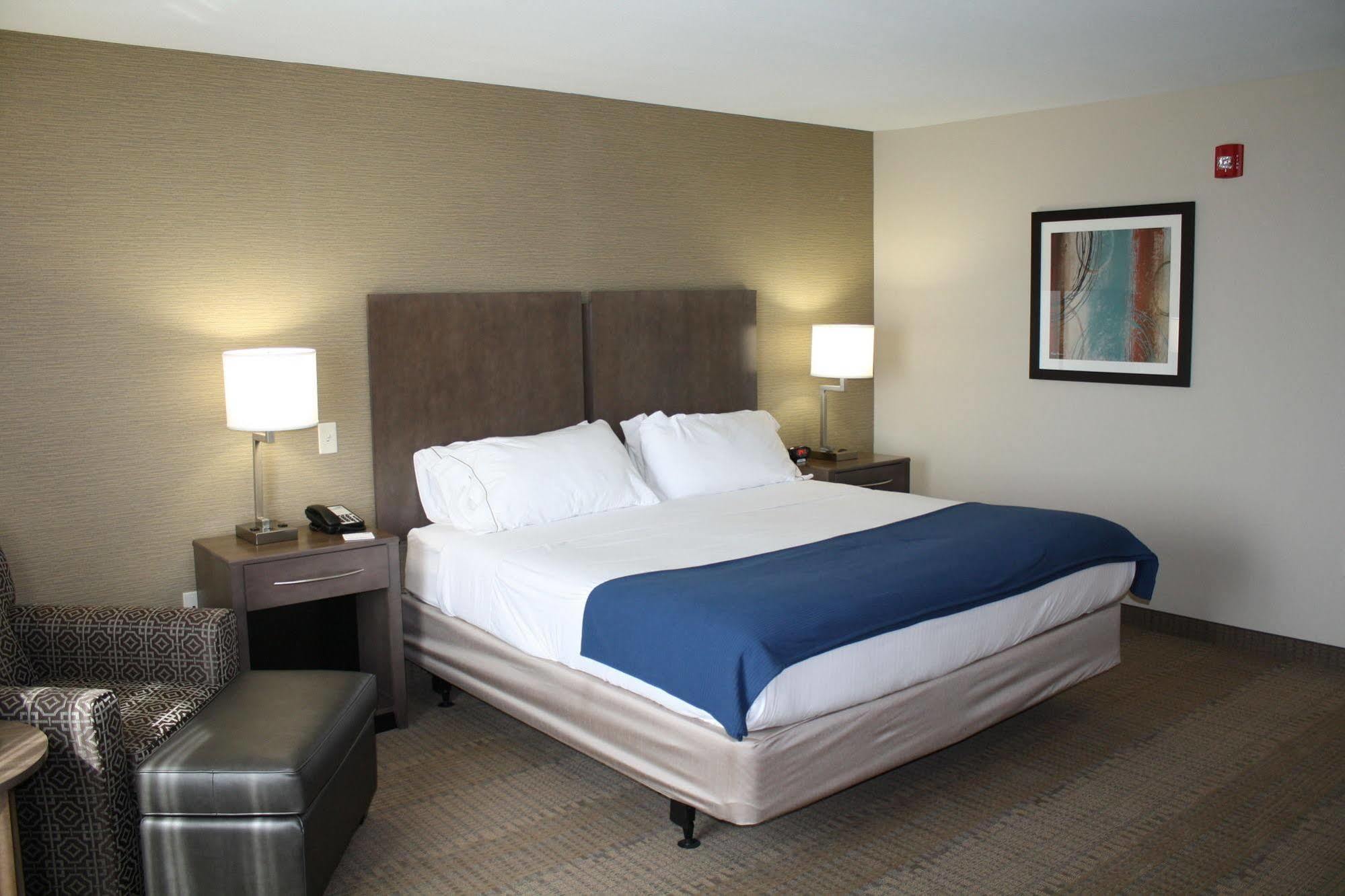 Holiday Inn Express Hotel & Suites Wichita Northeast By Ihg Extérieur photo